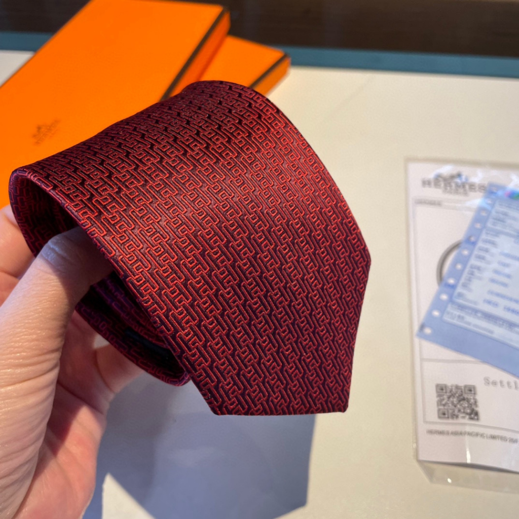 Cà Vạt Lụa Đỏ Hermes