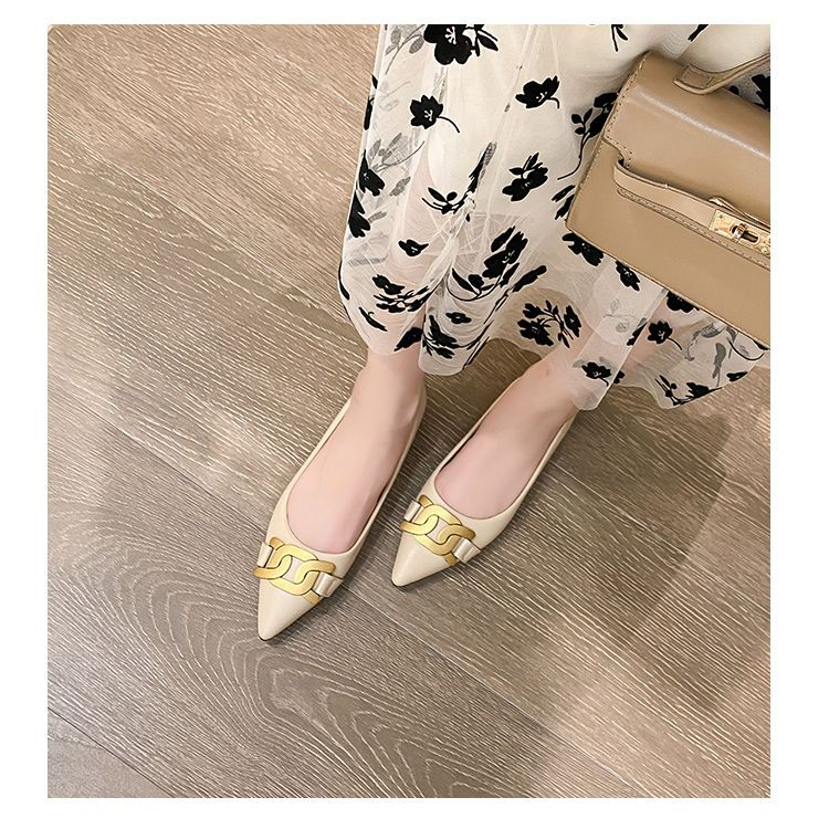 Giày Búp Bê Đế Mềm Mũi Nhọn Miệng Nông Phối Dây Xích Kim Loại Thời Trang 2023 Cho Nữ