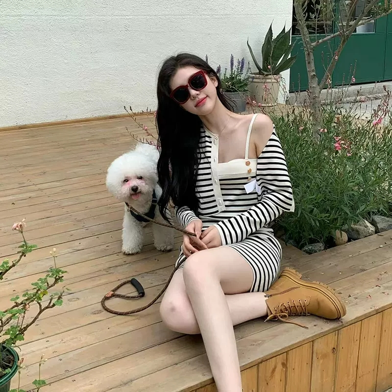 Áo Thun Dài Tay Họa Tiết Kẻ Sọc Thiết Kế Độc Đáo Thời Trang Mùa Thu Phong Cách Mới