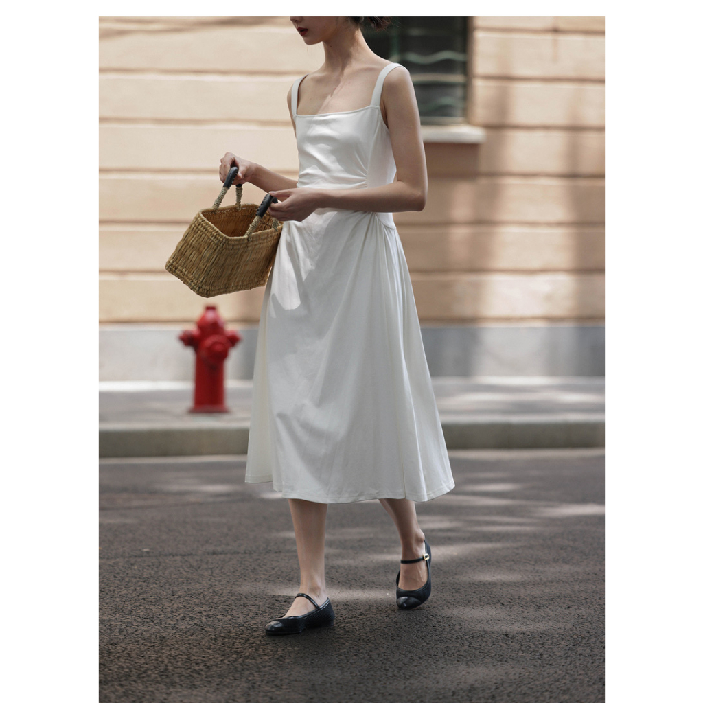 Đầm Trắng Sát Nách Vải Cotton Lụa Mềm Xếp Ly Thiết Kế Trang Nhã