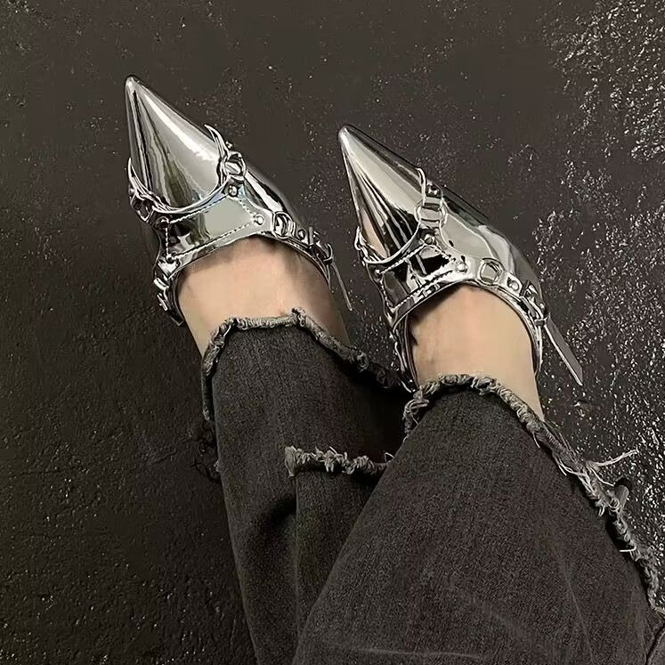 YAOLI  Giày Cao Gót Mũi Nhọn Đính Đinh Tán Phong Cách Âu Mỹ