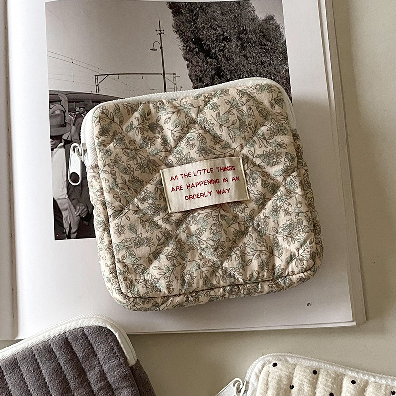 Túi Đựng Mỹ Phẩm / Tai Nghe / Son Môi Thiết Kế Dễ Thương Tiện Dụng