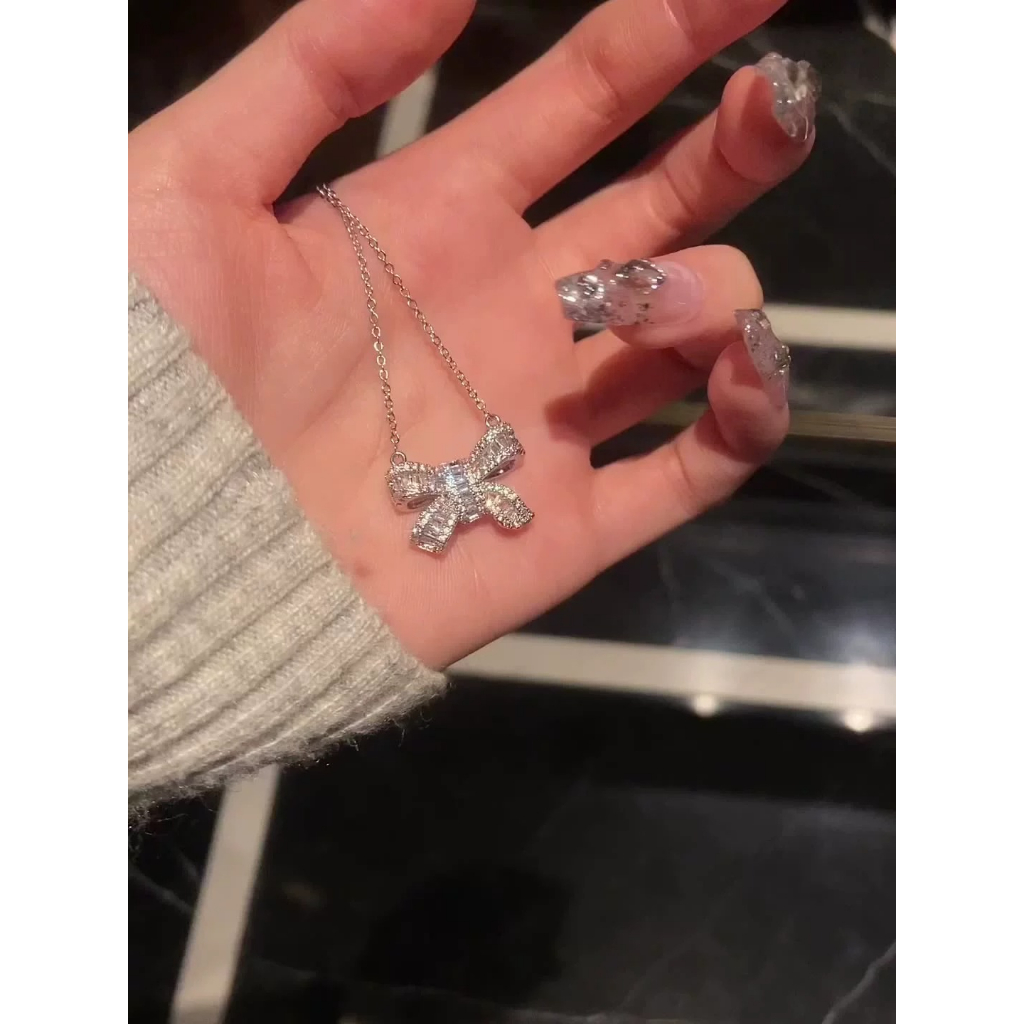 Dây Chuyền Mặt Nơ Đính Đá Lấp Lánh Sang Trọng