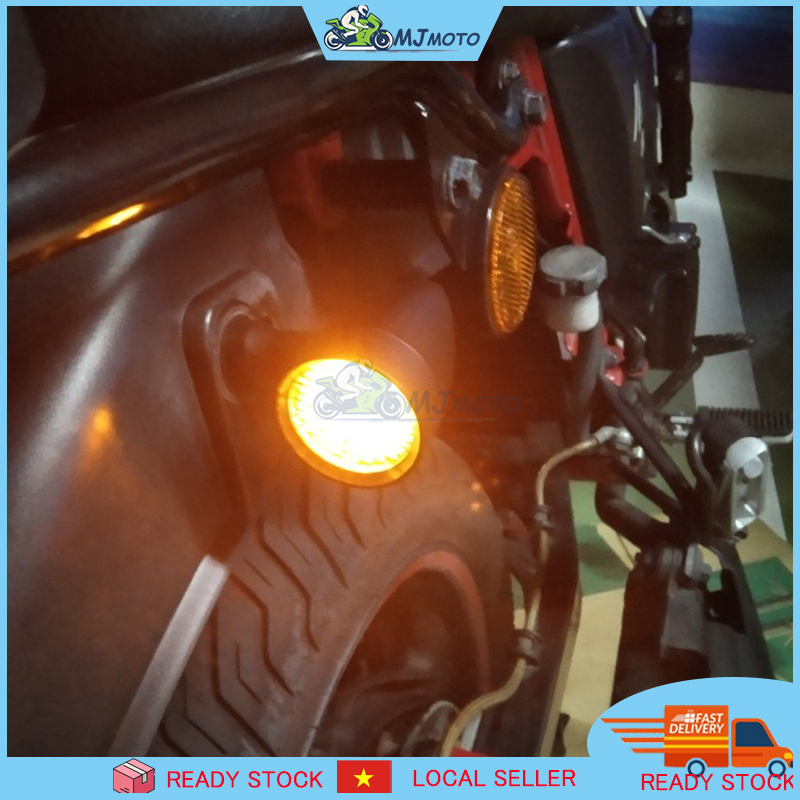 Kit bao gồm đèn pha, đèn tín hiệu, kính chắn gió, giá đỡ đèn pha phổ thông cho xe máy