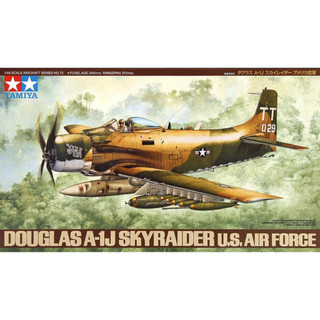 Tamiya mô hình máy bay chiến đấu u.s.air force douglas a-1j tỉ lệ 1 / 48 61073