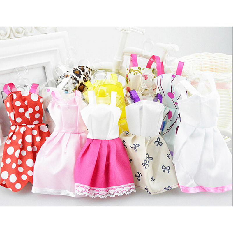 35 cái quần áo barbie 12 cái váy + 12 đôi giày cao gót + 5 5 vương miện + 6 dây chuyền