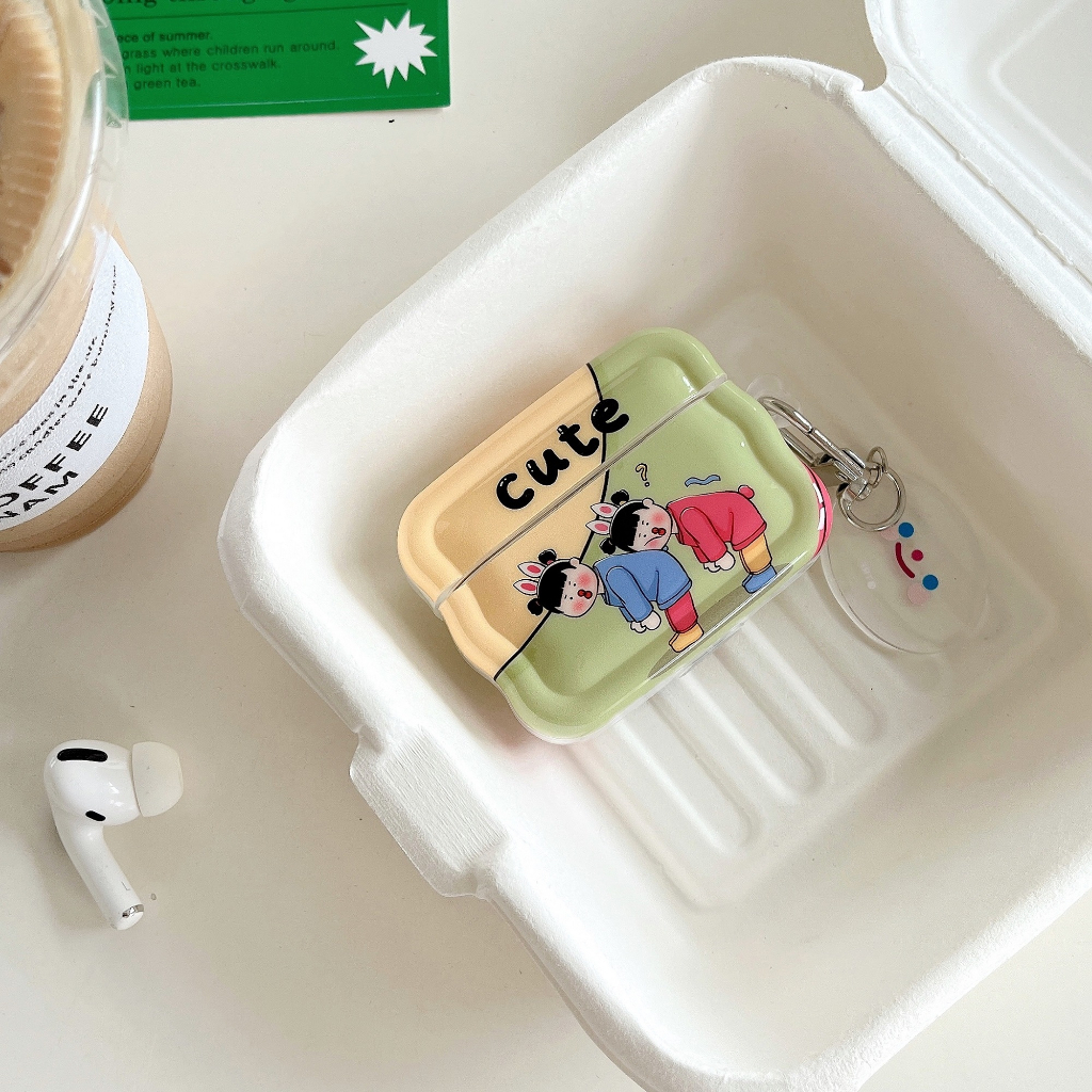 Vỏ bảo vệ hộp sạc tai nghe SPRISE gợn sóng hình cô gái pouty với mặt móc khóa thích hợp cho airpods 1/2/ pro/ 3/ pro 2