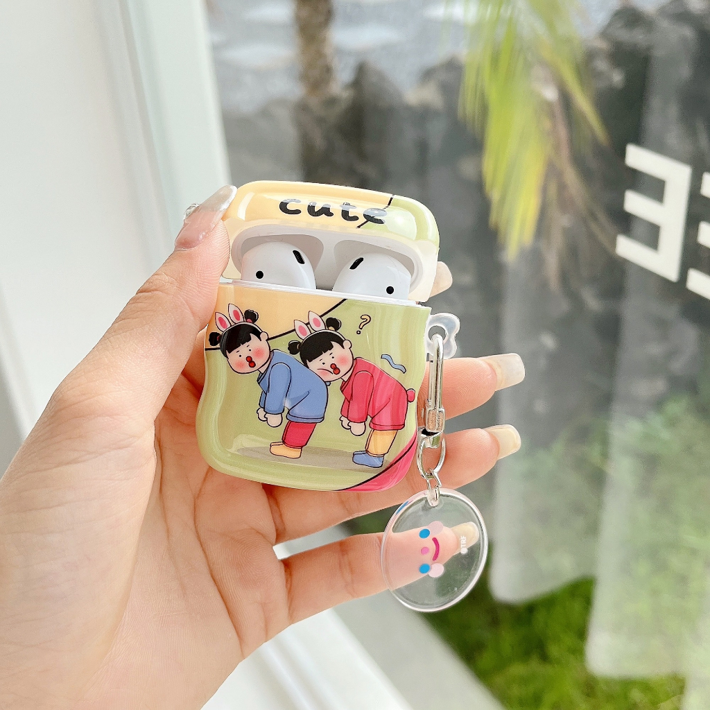 Vỏ bảo vệ hộp sạc tai nghe SPRISE gợn sóng hình cô gái pouty với mặt móc khóa thích hợp cho airpods 1/2/ pro/ 3/ pro 2