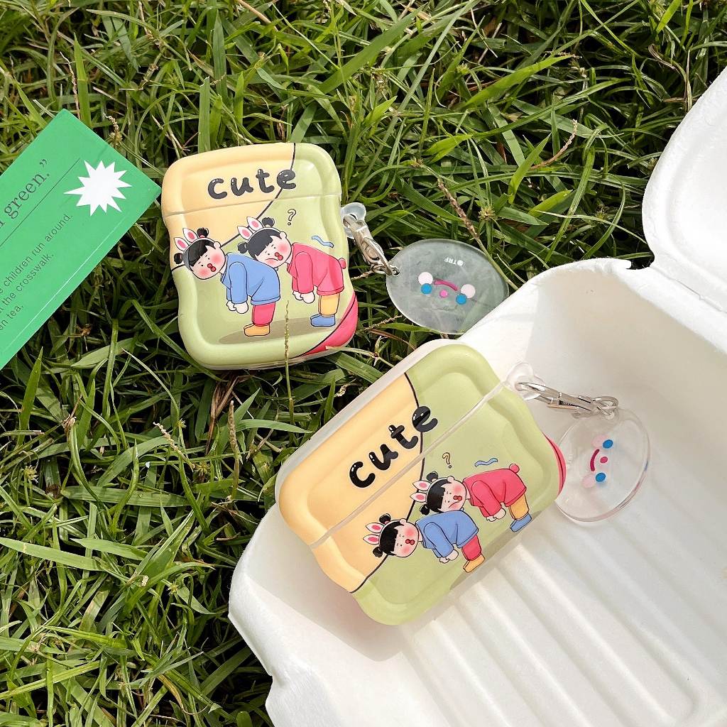 Vỏ bảo vệ hộp sạc tai nghe SPRISE gợn sóng hình cô gái pouty với mặt móc khóa thích hợp cho airpods 1/2/ pro/ 3/ pro 2