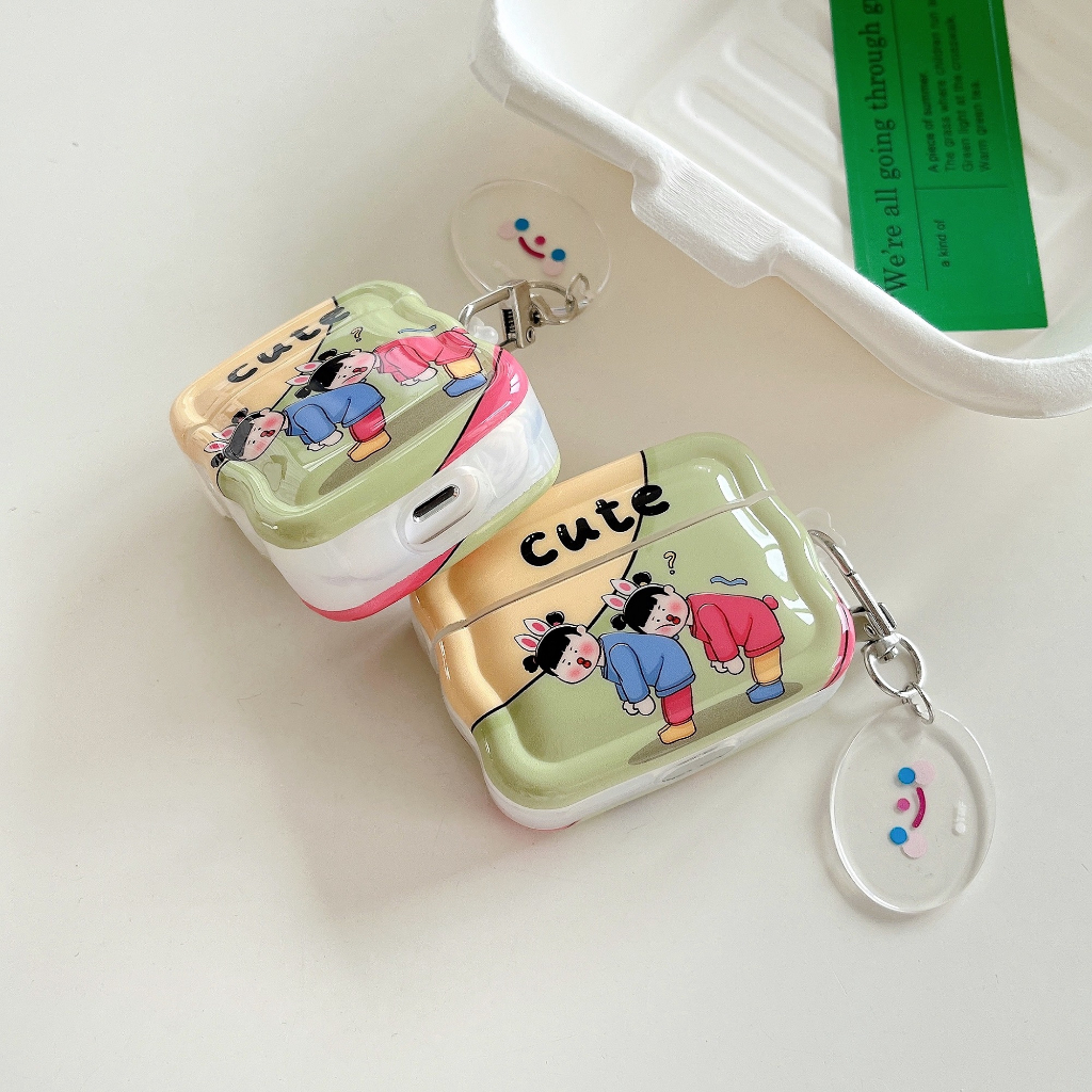 Vỏ bảo vệ hộp sạc tai nghe SPRISE gợn sóng hình cô gái pouty với mặt móc khóa thích hợp cho airpods 1/2/ pro/ 3/ pro 2