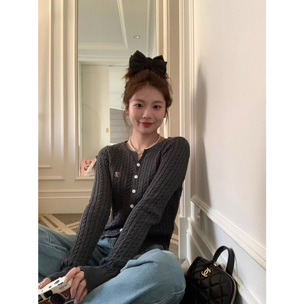 Áo Khoác Dệt Kim Cổ V Thêu Chữ Màu Sắc Tương Phản Thời Trang Mùa Xuân Cho Nữ