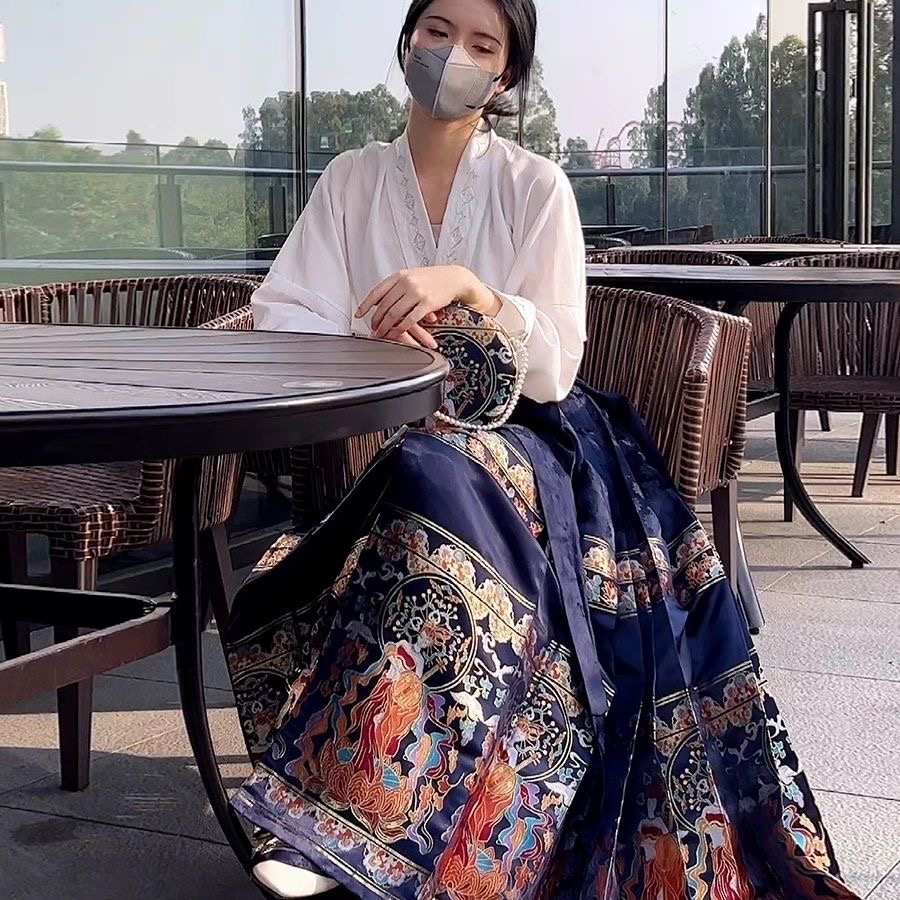 Set Áo Thun Ngắn Tay + Chân Váy Yếm Phong Cách Trung Hoa Mới