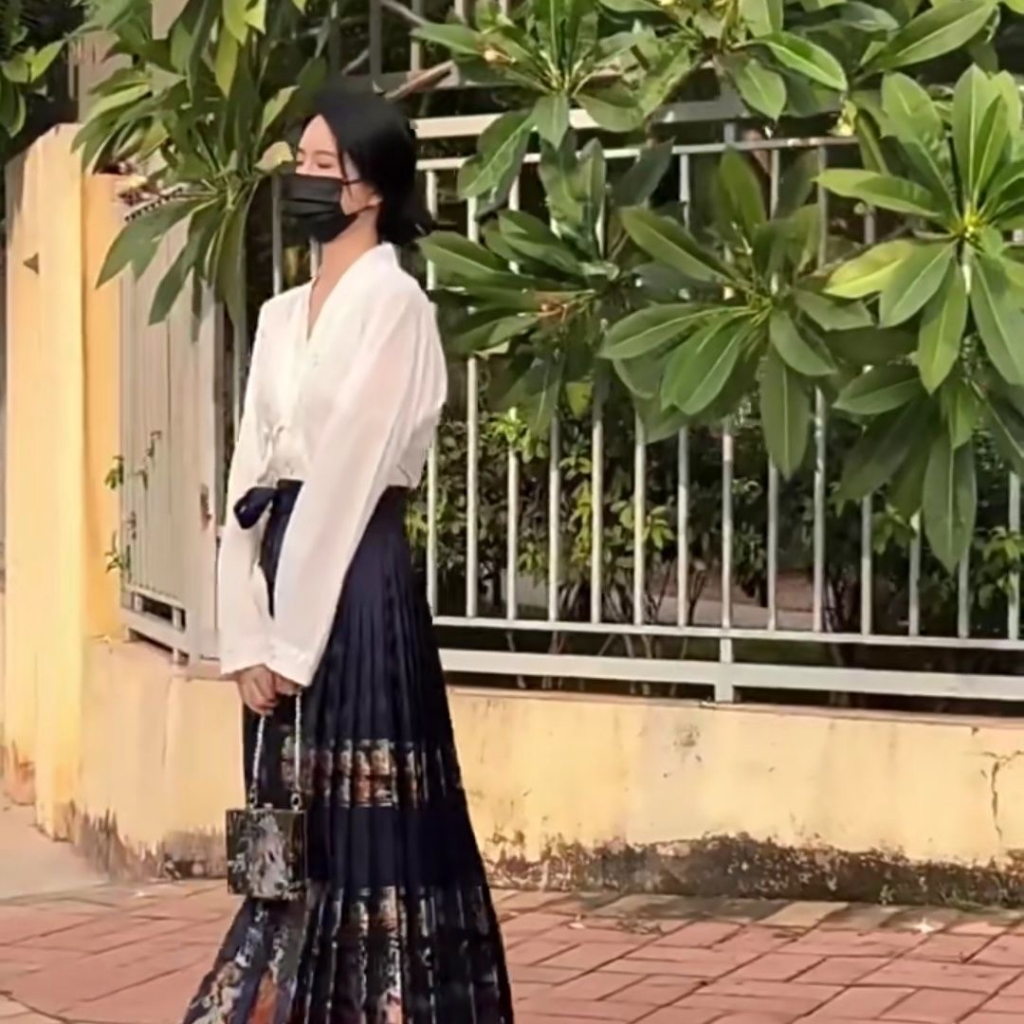 Set Áo Thun Ngắn Tay + Chân Váy Yếm Phong Cách Trung Hoa Mới