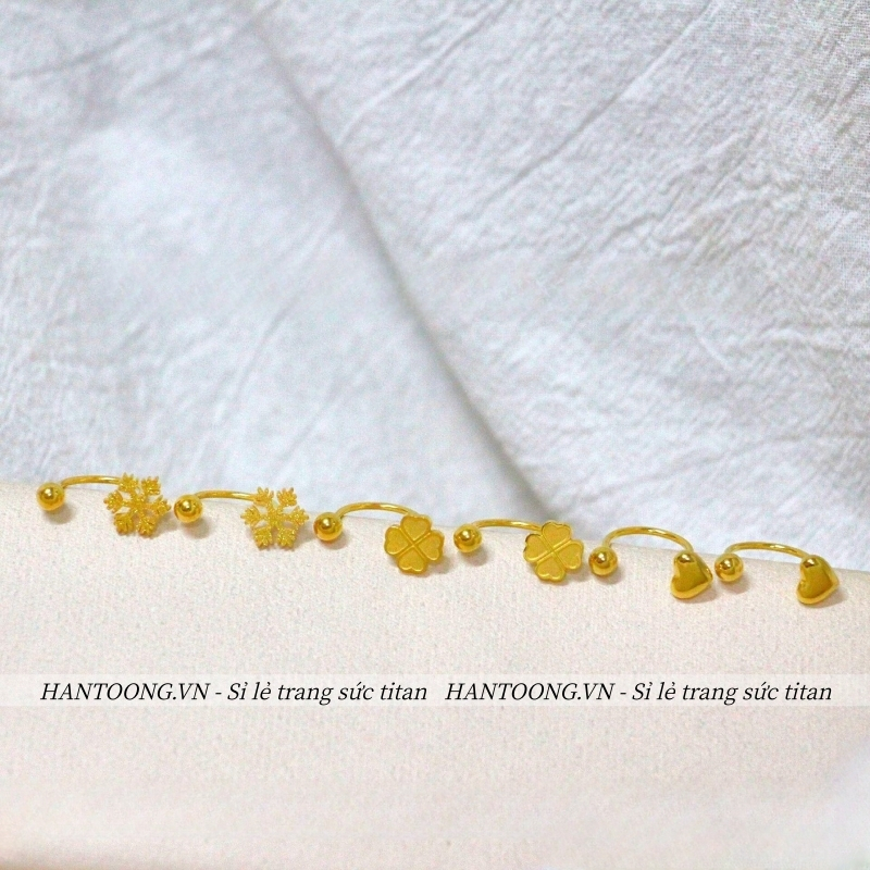 Bông tai nữ làm bằng titan cao cấp không gỉ mạ vàng 24k thiết kế mới lạ hình trái tim xinh xắn phong cách trẻ trung