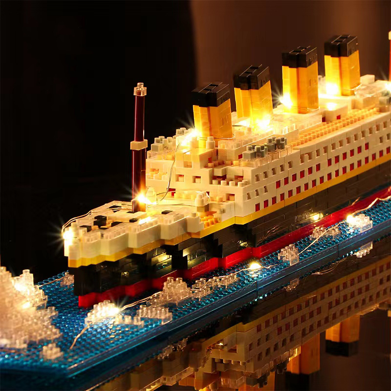 Mô Hình Tàu Titanic Lắp Ráp Đẹp Mắt