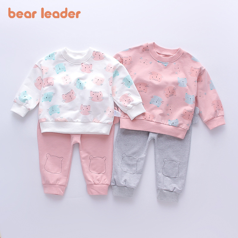 BEAR LEADER Set Đồ 2 Món Gồm Áo Nỉ Cổ Tròn In Hình Chú Gấu Đáng Yêu Thời Trang Mùa Thu Cho Bé Gái 2-7 Tuổi