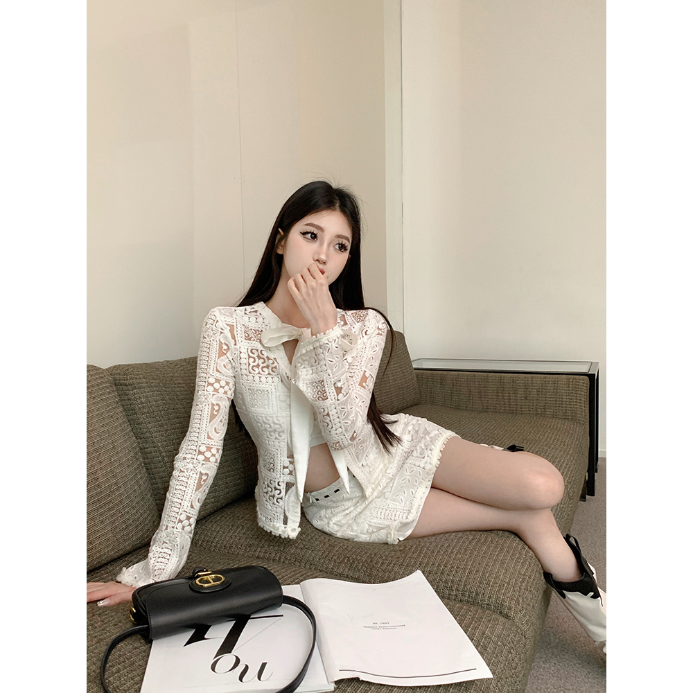 【COLORBLLIND】Bộ Áo Ren + Chân Váy Dài Xẻ Tà Xinh Xắn Dành Cho Nữ