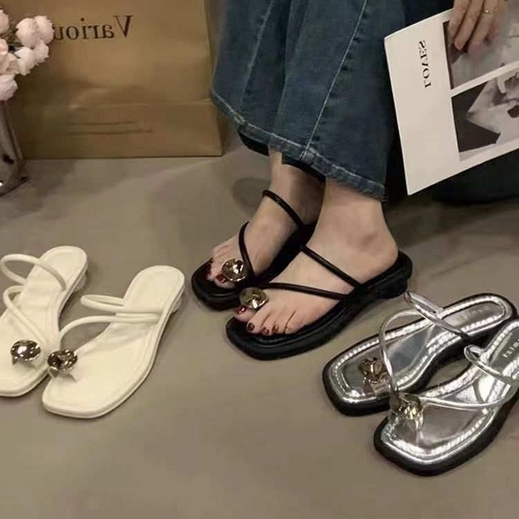 Giày Sandal Đế Bằng Chống Trượt Thời Trang Mùa Hè