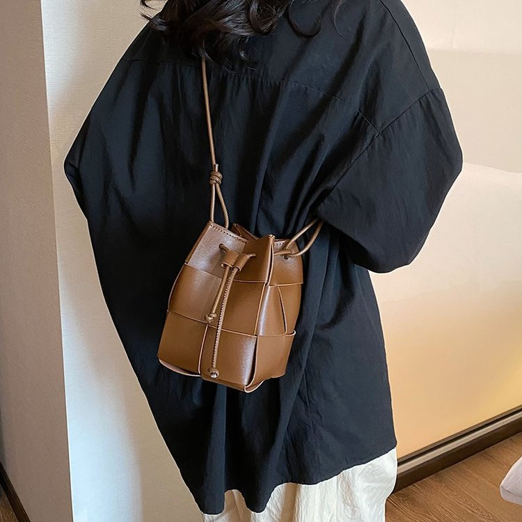 Túi Đeo Chéo Đan Lát Phong Cách Hàn Quốc Thời Trang Xuân Hè 2023 Cho Nữ