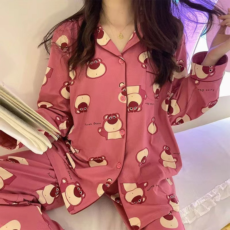 Bộ Đồ Ngủ Tay Dài In Hình Gấu Và Dâu Tây Dễ Thương Cho Nữ
