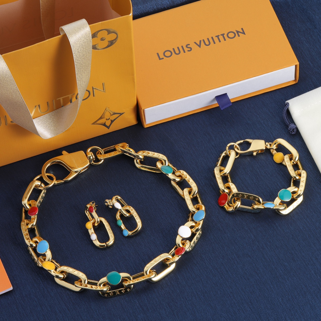 2023 new vintage v letter personality bracelet bracelet earrings trend jewelry