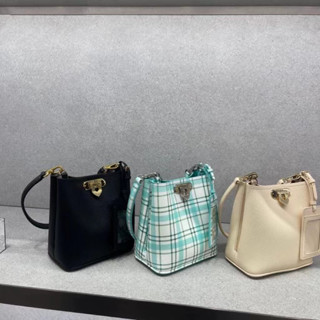 Cnk new 10782094 Túi đeo nách khóa kim loại nữ