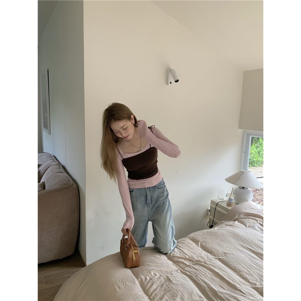 Women's two piece long sleeved T-shirt set with small suspender vest