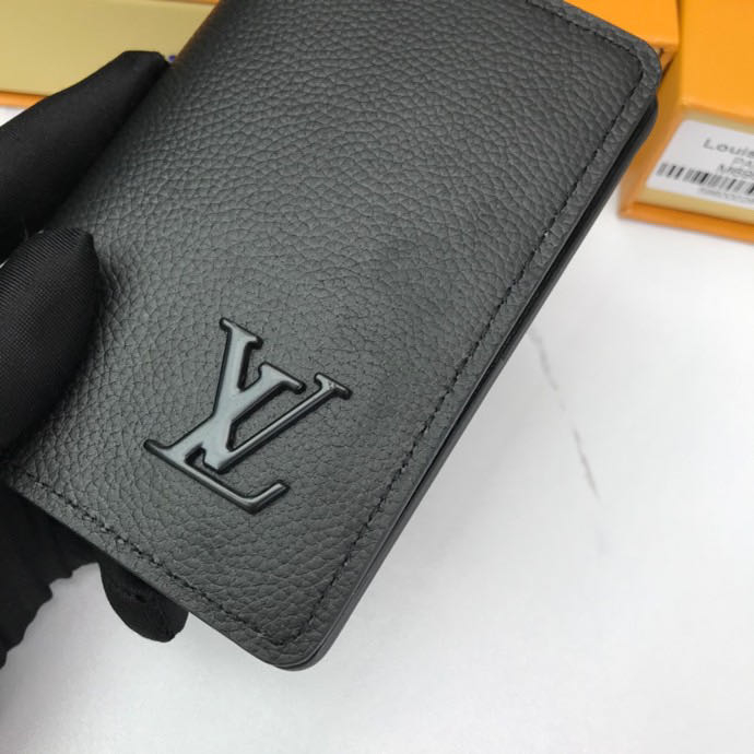 Chụp ảnh vật lý  chủ thẻ mới louis vuitton m69979 chủ thẻ thời trang nam lv chính hãng 100% sẵn sàng giao hàng