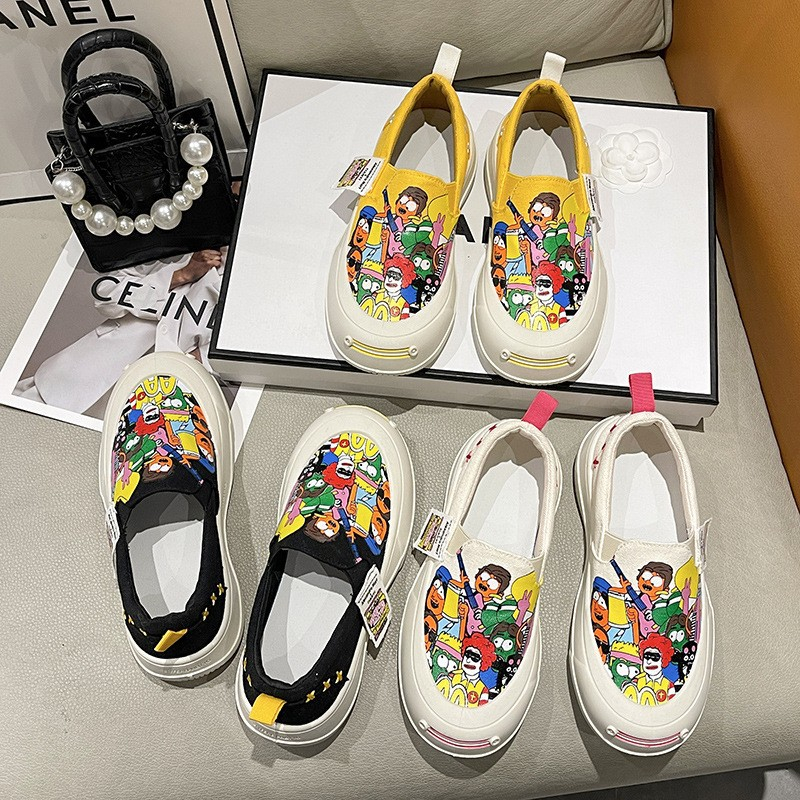 122 sneakers & chunky sneakers với tối giản, nhẹ và thoáng mát và nó có ngón chân tròn thấp cho phụ nữ