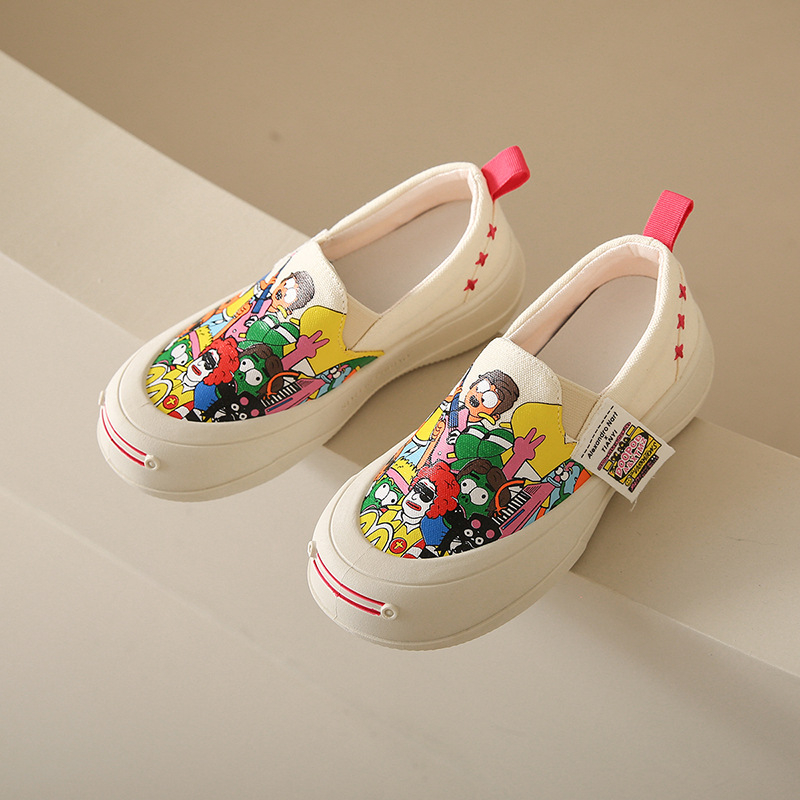 122 sneakers & chunky sneakers với tối giản, nhẹ và thoáng mát và nó có ngón chân tròn thấp cho phụ nữ