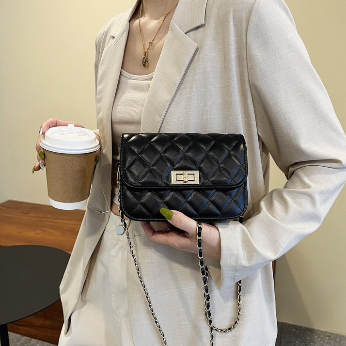 Túi đeo chéo nữ dây chuyền lưới kim cương màu trơn túi vuông nhỏ