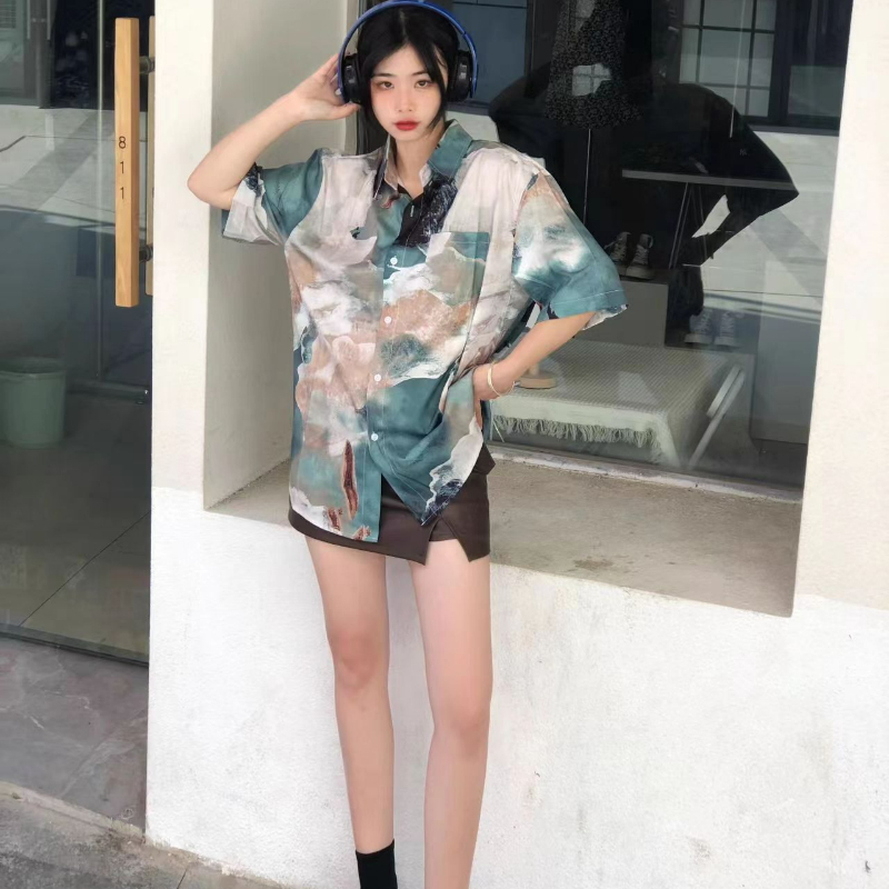 Tranh sơn dầu retro cà vạt thuốc nhuộm in đầy đủ áo sơ mi ngắn tay cho nam và nữ với cùng một phong cách đường phố lỏng lẻo phong cách giản dị áo sơ mi nửa tay