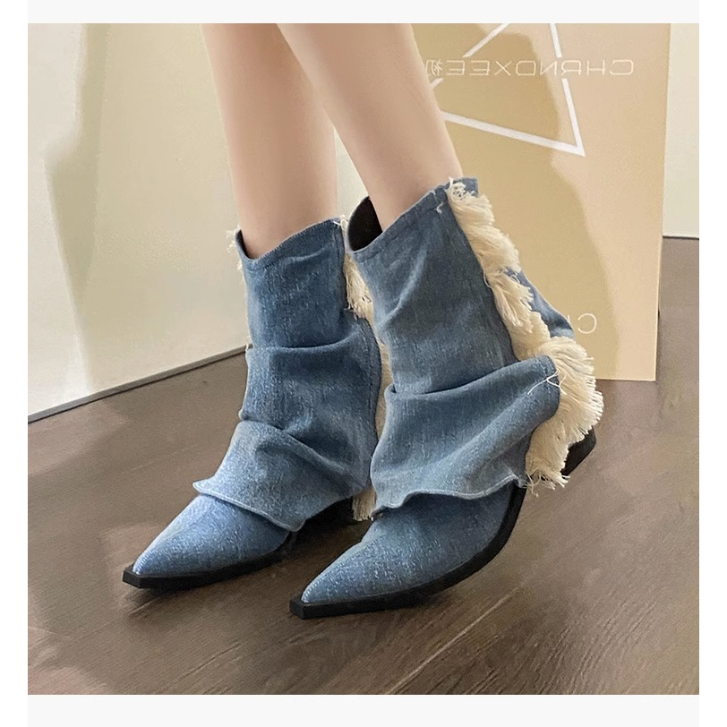 Giày Boots Martin Mũi Nhọn Phối Tua Rua Trẻ Trung Cá Tính Dành Cho Nữ