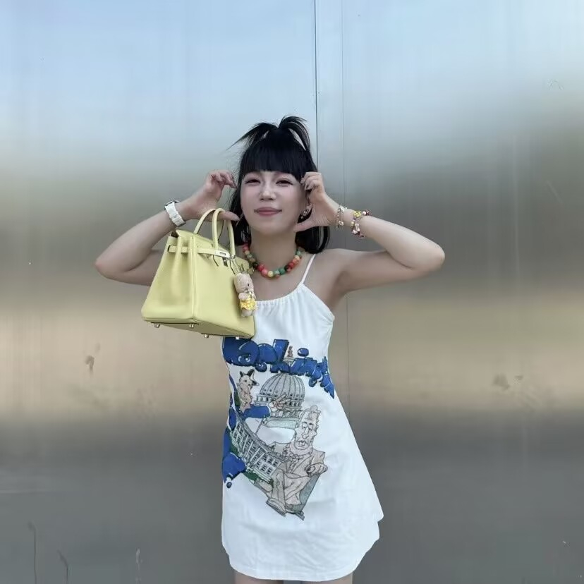 Blackpink jennie retro sexy skateboarding girl graffiti print strap a line dress