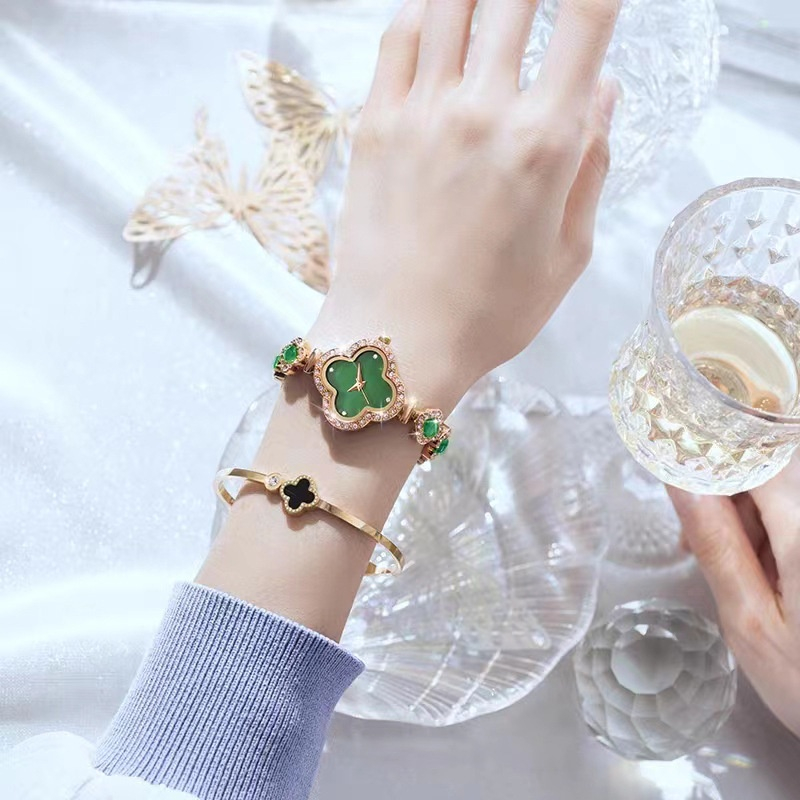 Đồng hồ đeo tay nữ green quartz rhinestone fashion bracelet clover