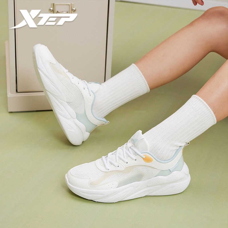 Giày trắng XTEP nhẹ nhàng thoáng khí thời trang mới xu hướng retro thường ngày mùa hè