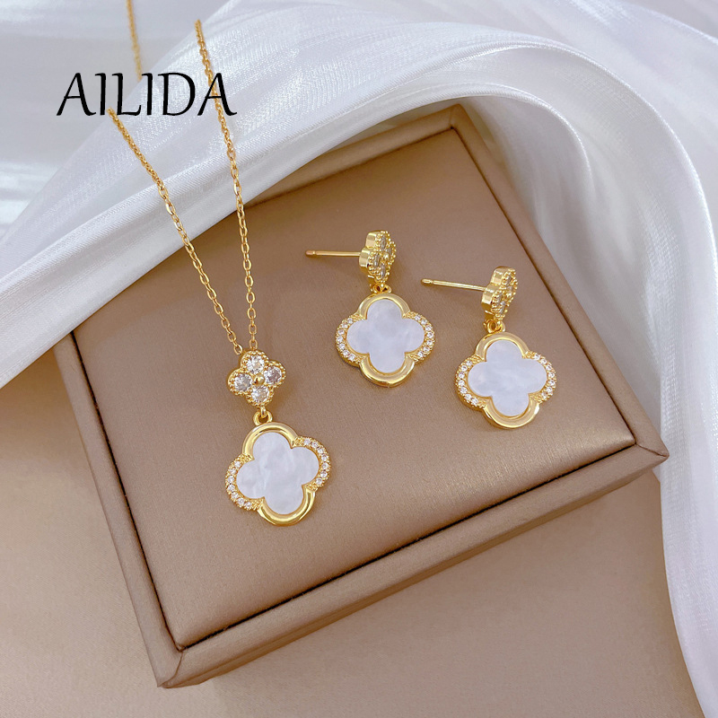 Bộ Dây Chuyền + Bông Tai Bằng Thép Titan Hình Cỏ Bốn Lá Sang Trọng