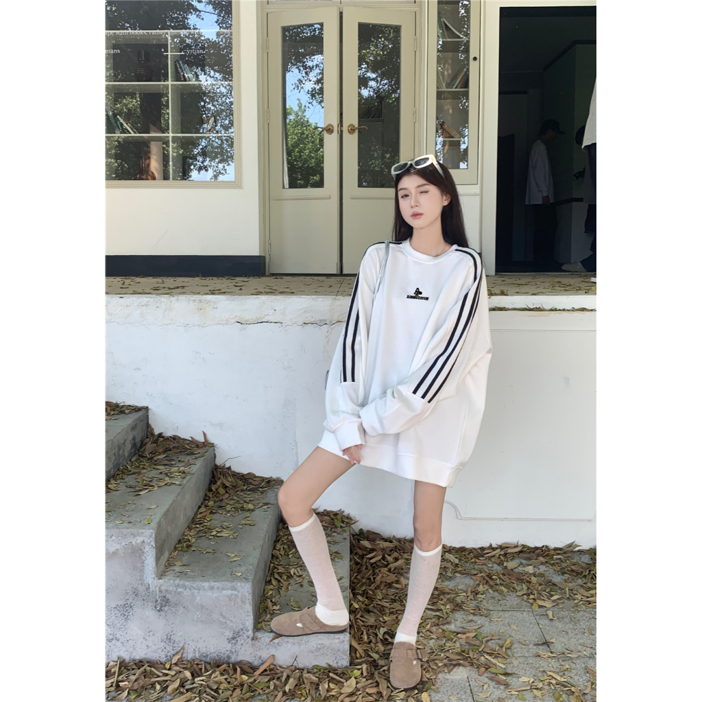 Áo sweater QADCOL dài tay dáng rộng thêu chữ phối sọc thời trang mùa thu cho nữ