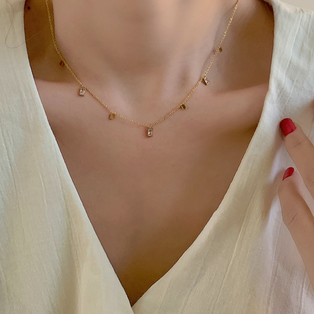 Dây Chuyền Bằng Thép Titan Mạ Vàng 18K Đính Đá Sang Trọng Cho Nữ