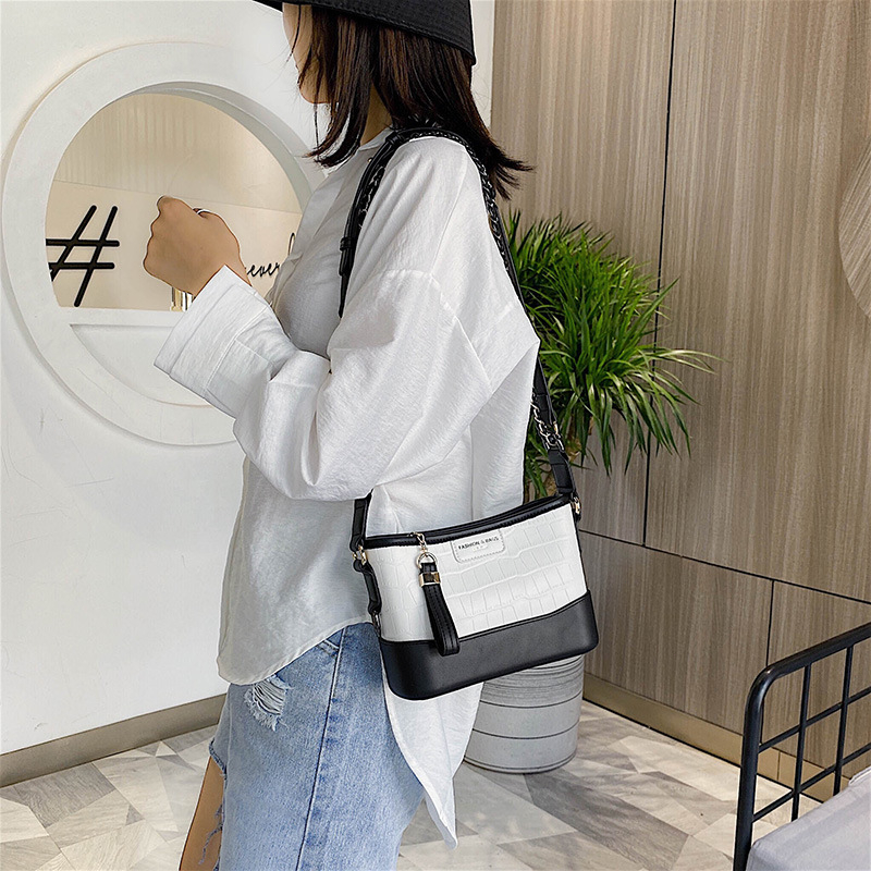 Túi Xách Đeo Vai Phối Dây Xích Nhỏ Nhắn Xinh Xắn Thời Trang Mùa Hè 2023 Dành Cho Nữ