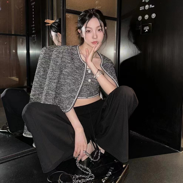 French high-end fashion suit women's high-end design round neck long-sleeved woven short jacket jacket + tube top two-piece suit