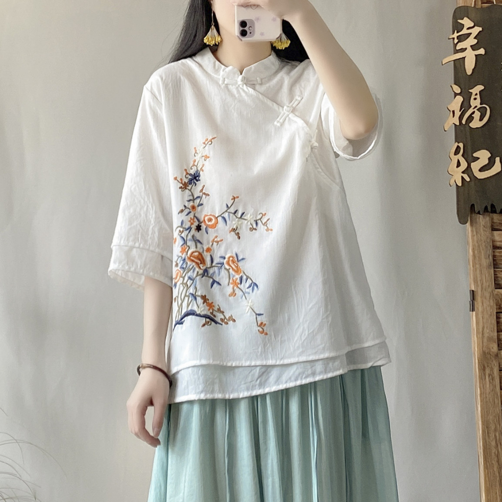 Nút đĩa thêu cổ điển áo sơ mi vải lanh của phụ nữ mùa xuân / mùa hè phong cách trung quốc mới zen tea dress loose panels crewneck top