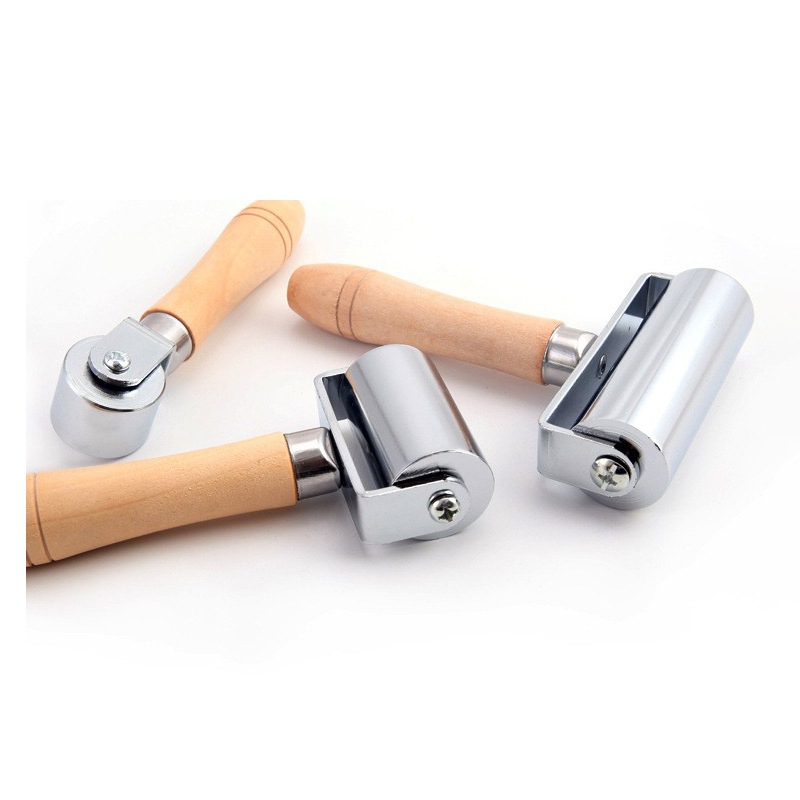 Con lăn kim loại tay cầm gỗ độ dài 25, 60, 100mm Homdeko J.