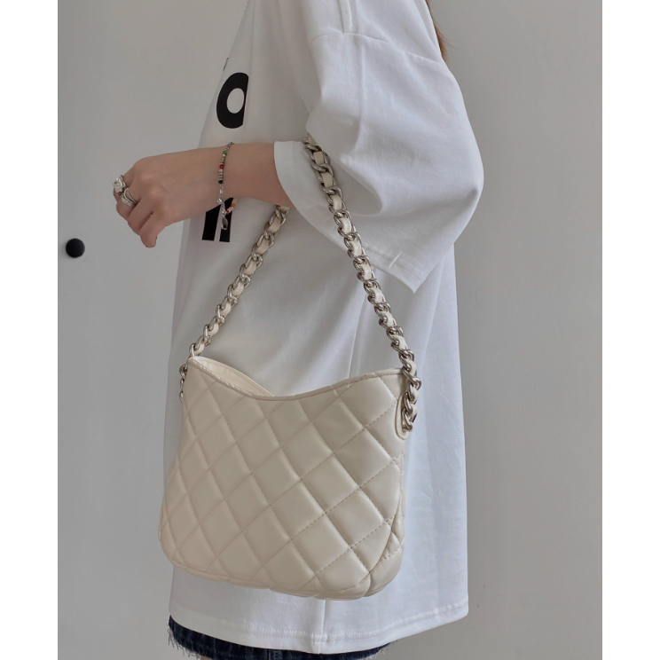 Túi Xách Đeo Vai Phối Dây Xích Đính Đá Phong Cách Thời Trang Mới Cho Nữ