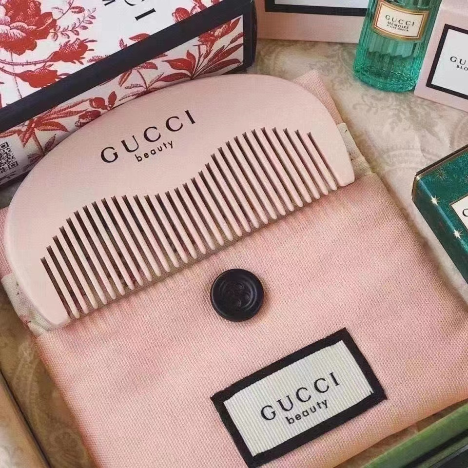 Lược Chải Tóc mini Bằng Gỗ Đào Màu Hồng Dễ Thương Dùng Làm Quà Tặng Gia Đình