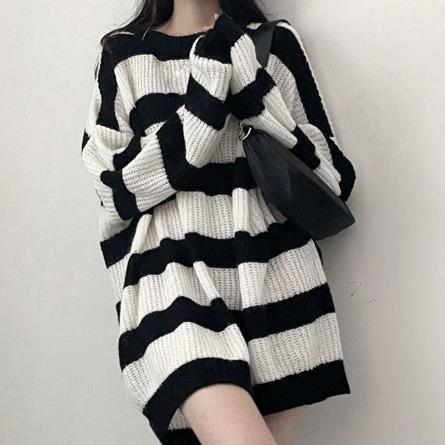 Áo len dệt kim HENG SHAN YUAN tai dài dáng rộng chui đầu sọc đen trắng thời trang Nhật Bản dễ phối đồ cho nữ