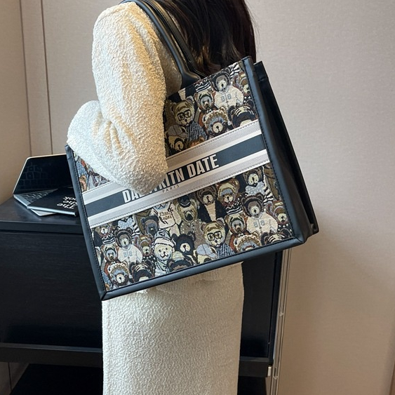 Miss.LT túi đeo chéo túi nữ đeo chéo túi nữ đeo vai 2023 new túi vuông L91TFR2