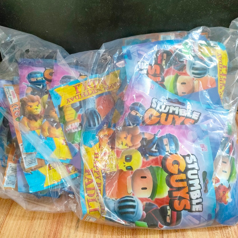 Ngẫu nhiên 1pack stumble guys figure game toy phiên bản q búp bê mô hình pvc có thẻ bức tượng hành động trẻ em xmas quà tặng sinh nhật