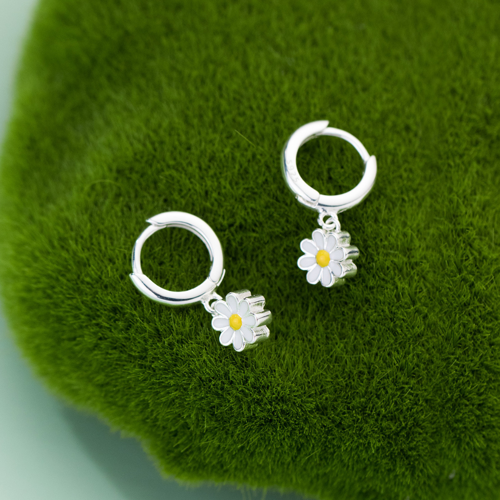 Ngọt ngào 925 sterling silver daisy flower ear buckle student girl heart earrings tinh tế quà tặng gmn112