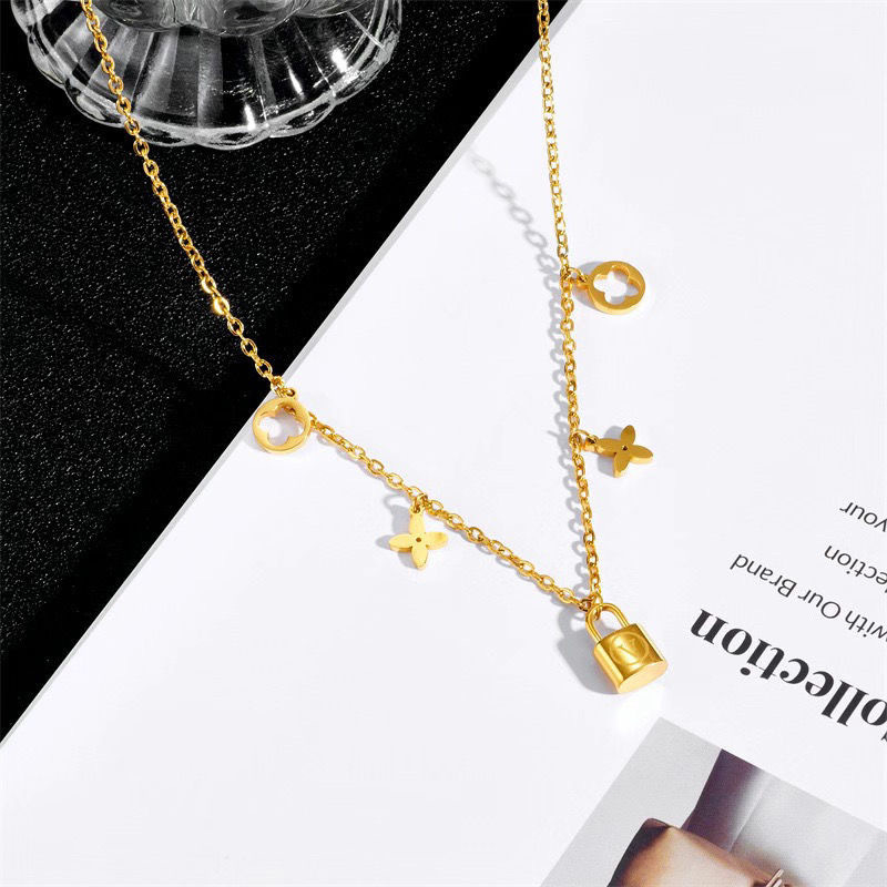 Ht Vòng Cổ Cỏ Bốn Lá Bằng Thép Titan Không Gỉ Không Phai Màu Phong Cách Hàn Quốc Tinh Tế Cho Nữ